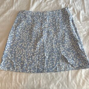 Gianni Bini Light Blue and White Spot Print Skirt